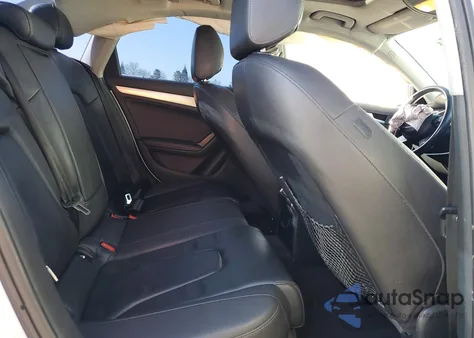 2014 Audi A4 Premium z USA, uszkodzony, nr VIN WAUAFAFL8EN028985